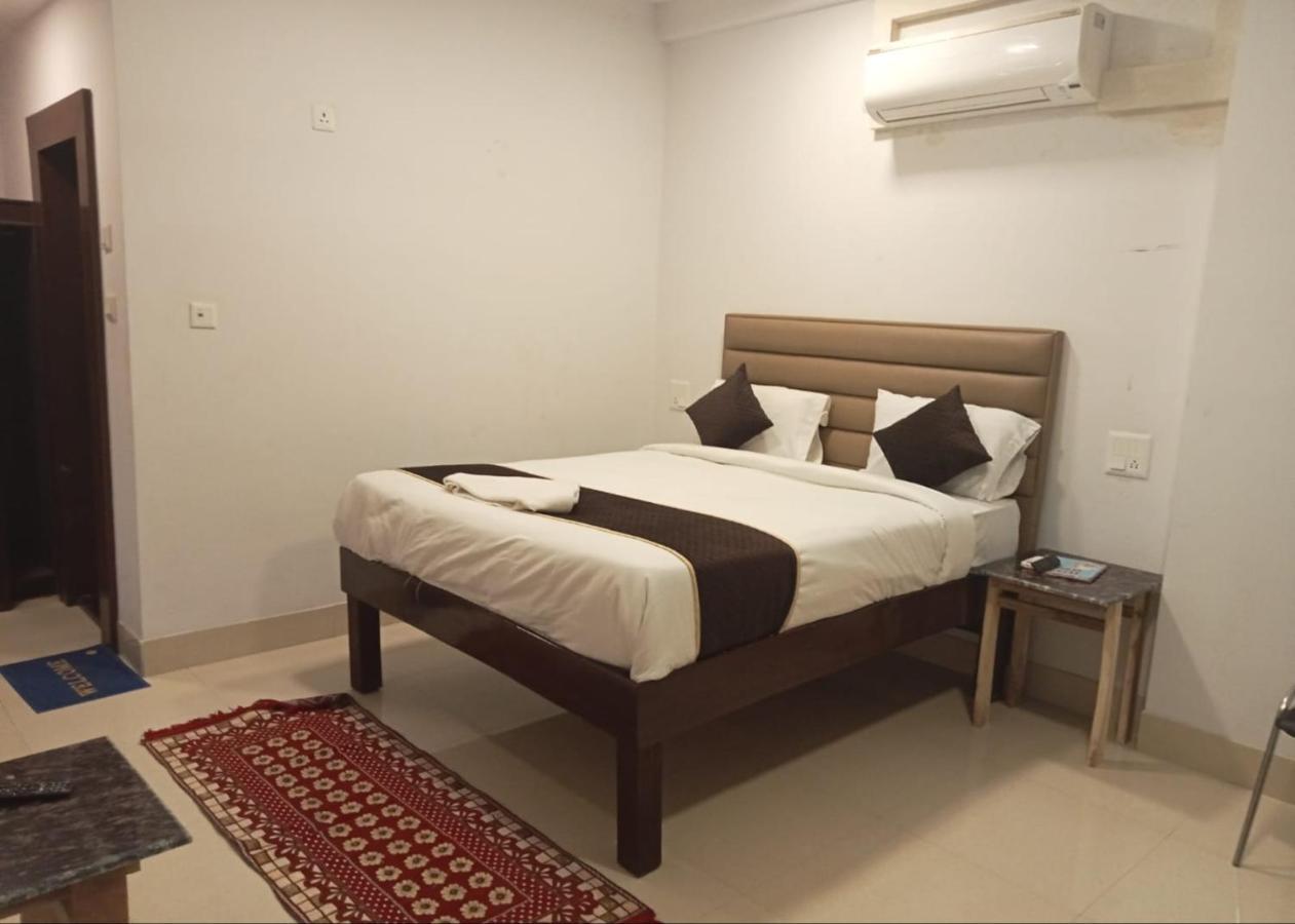 Hotel Amenda International 뉴델리 외부 사진