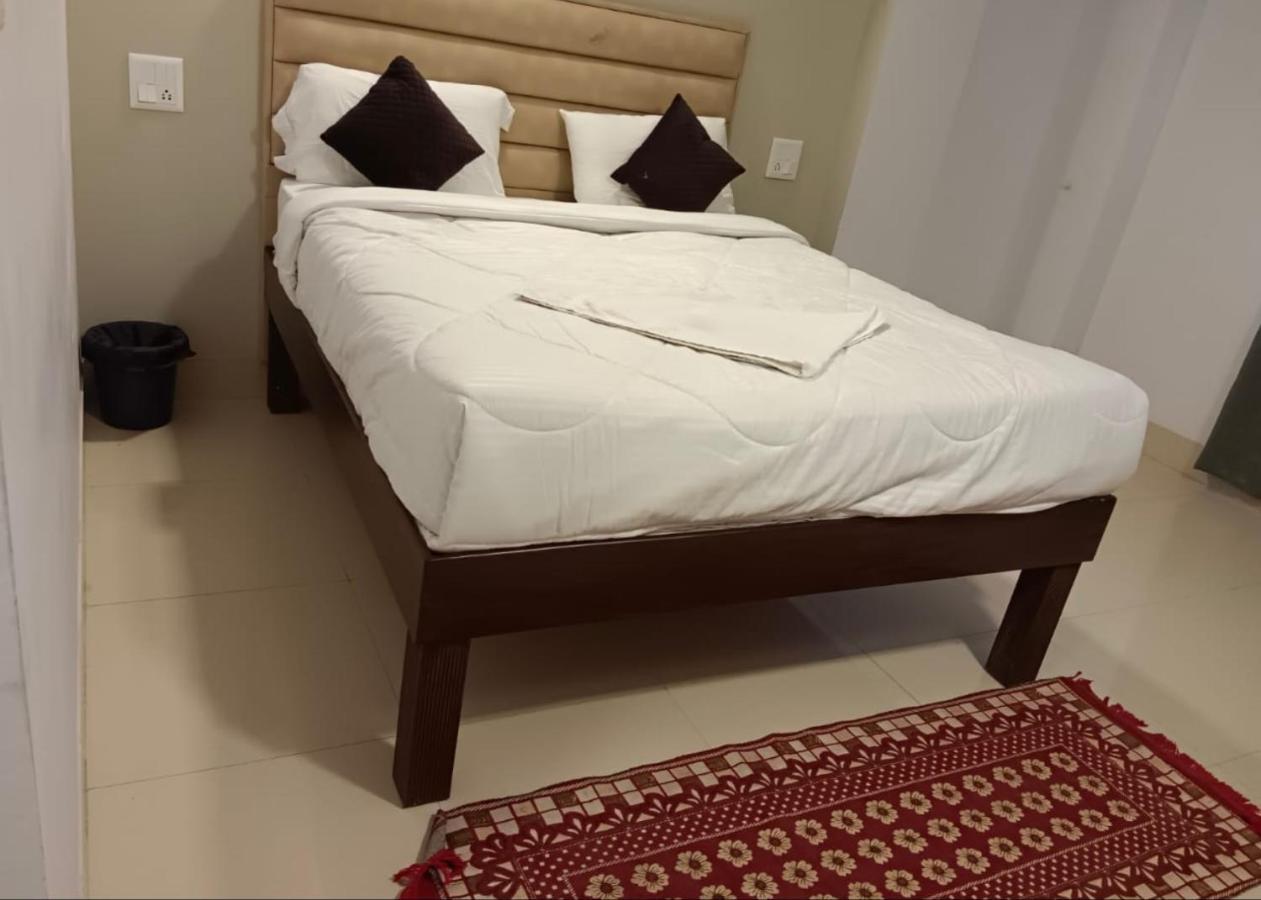 Hotel Amenda International 뉴델리 외부 사진