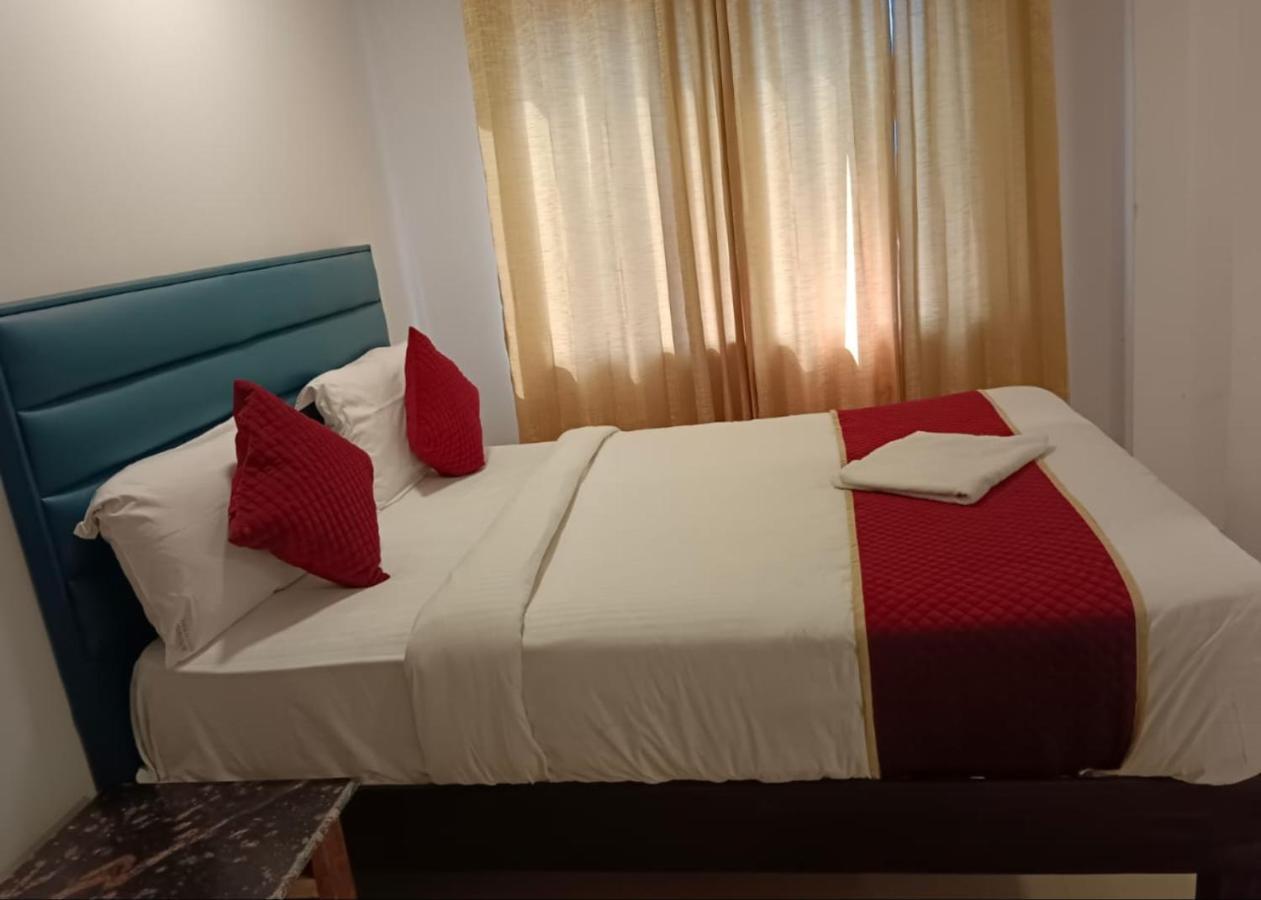 Hotel Amenda International 뉴델리 외부 사진